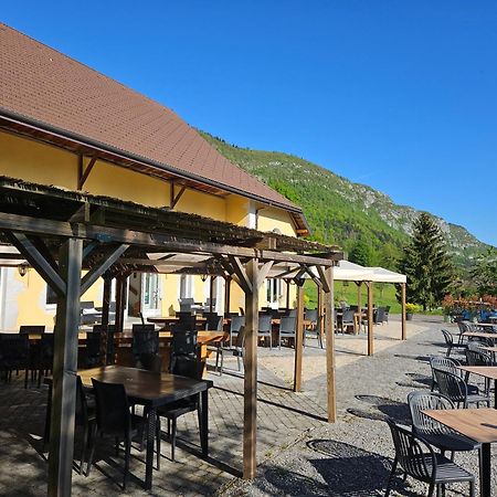 Auberge De Pontgibaud Lathuile Eksteriør bilde