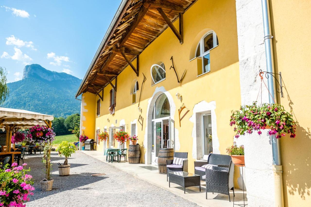 Auberge De Pontgibaud Lathuile Eksteriør bilde